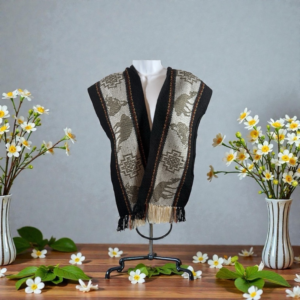 Alpaca blend Unisex Scarf with llama and chakana design/Peruvian Alpaca Scarves